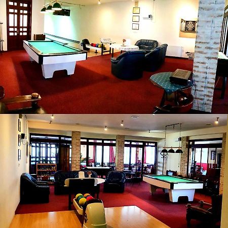 100 Eves Fogado Bed & Breakfast Szatymaz Bagian luar foto