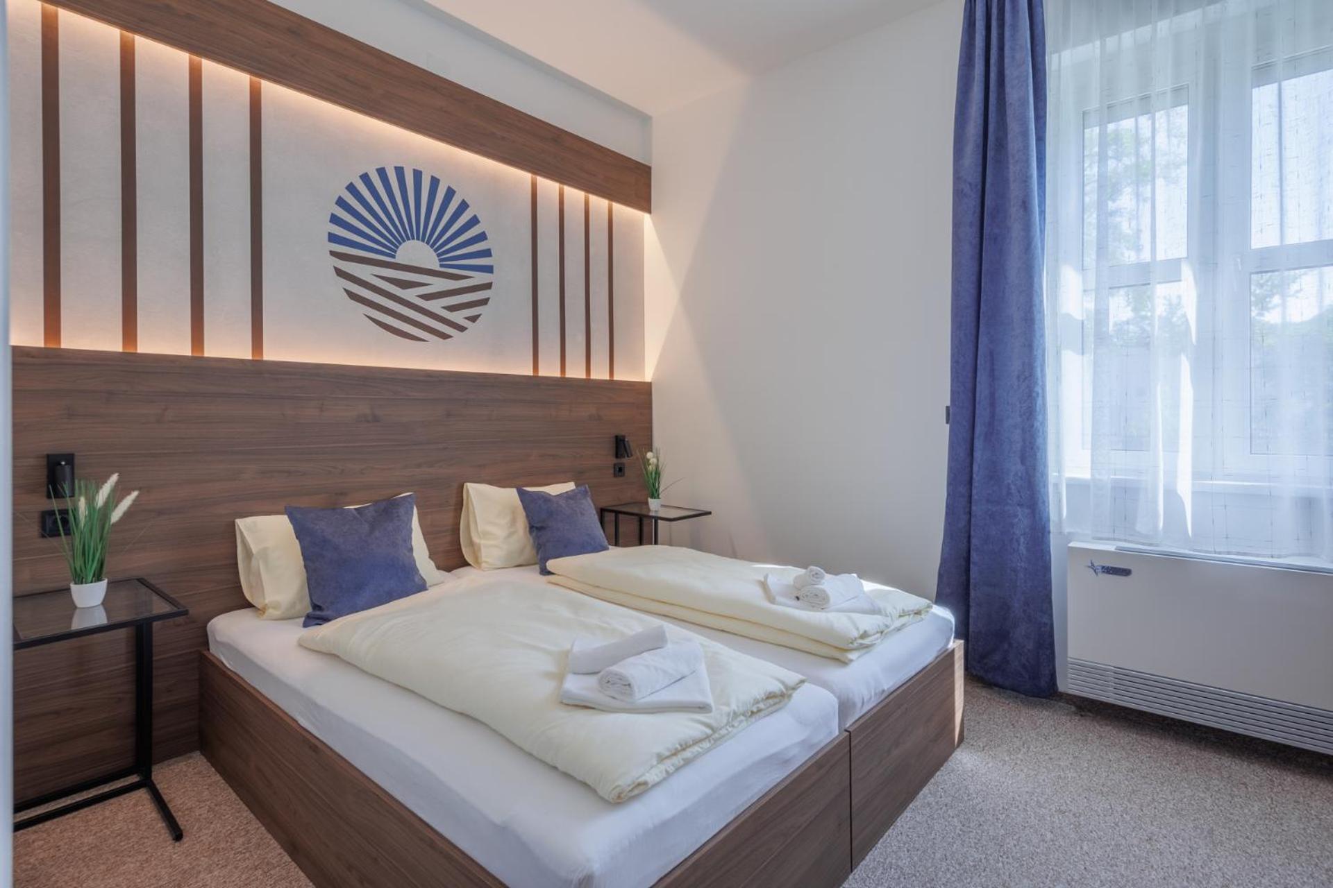 100 Eves Fogado Bed & Breakfast Szatymaz Bagian luar foto