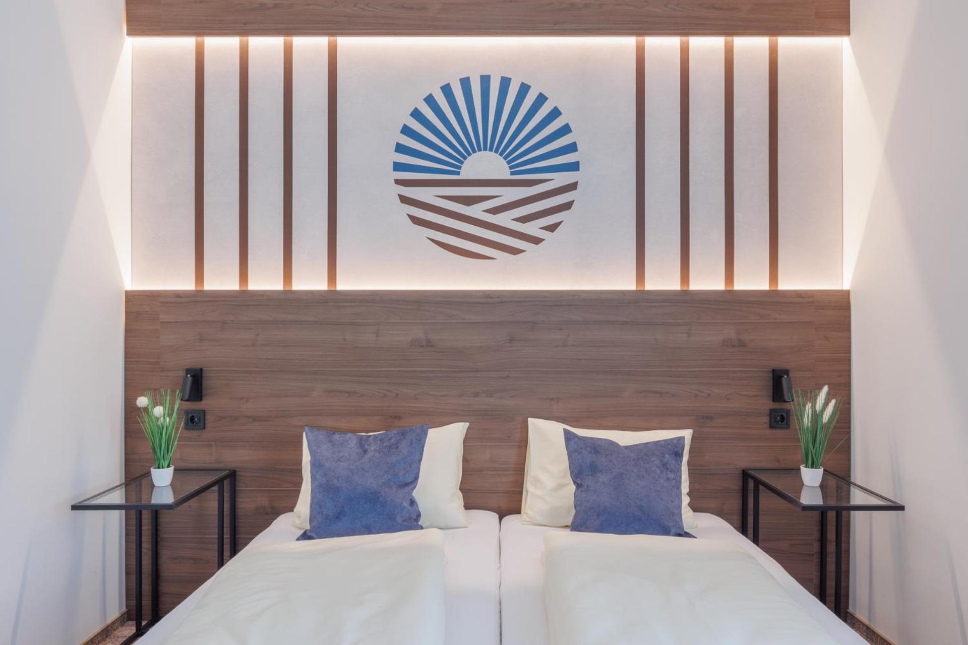 100 Eves Fogado Bed & Breakfast Szatymaz Bagian luar foto