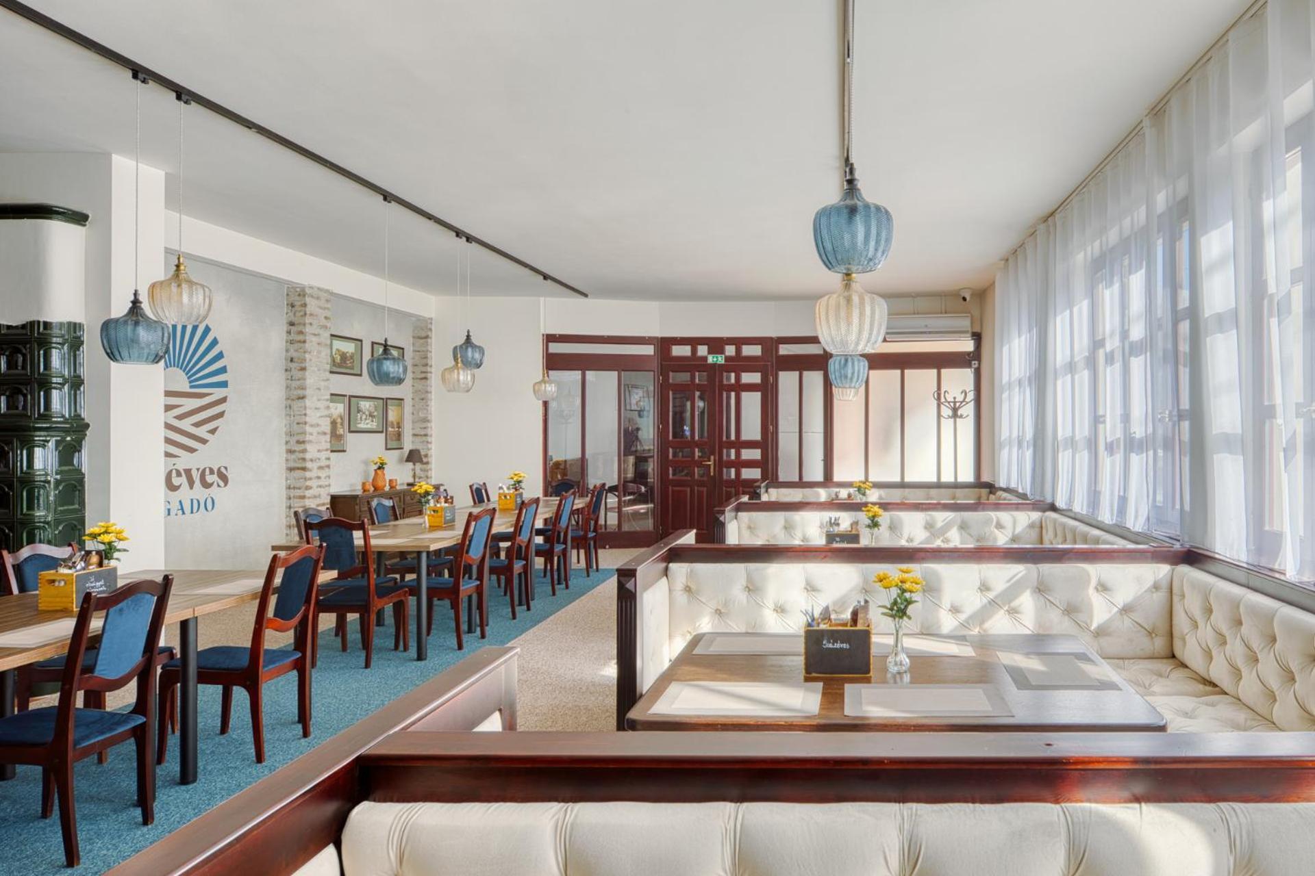 100 Eves Fogado Bed & Breakfast Szatymaz Bagian luar foto