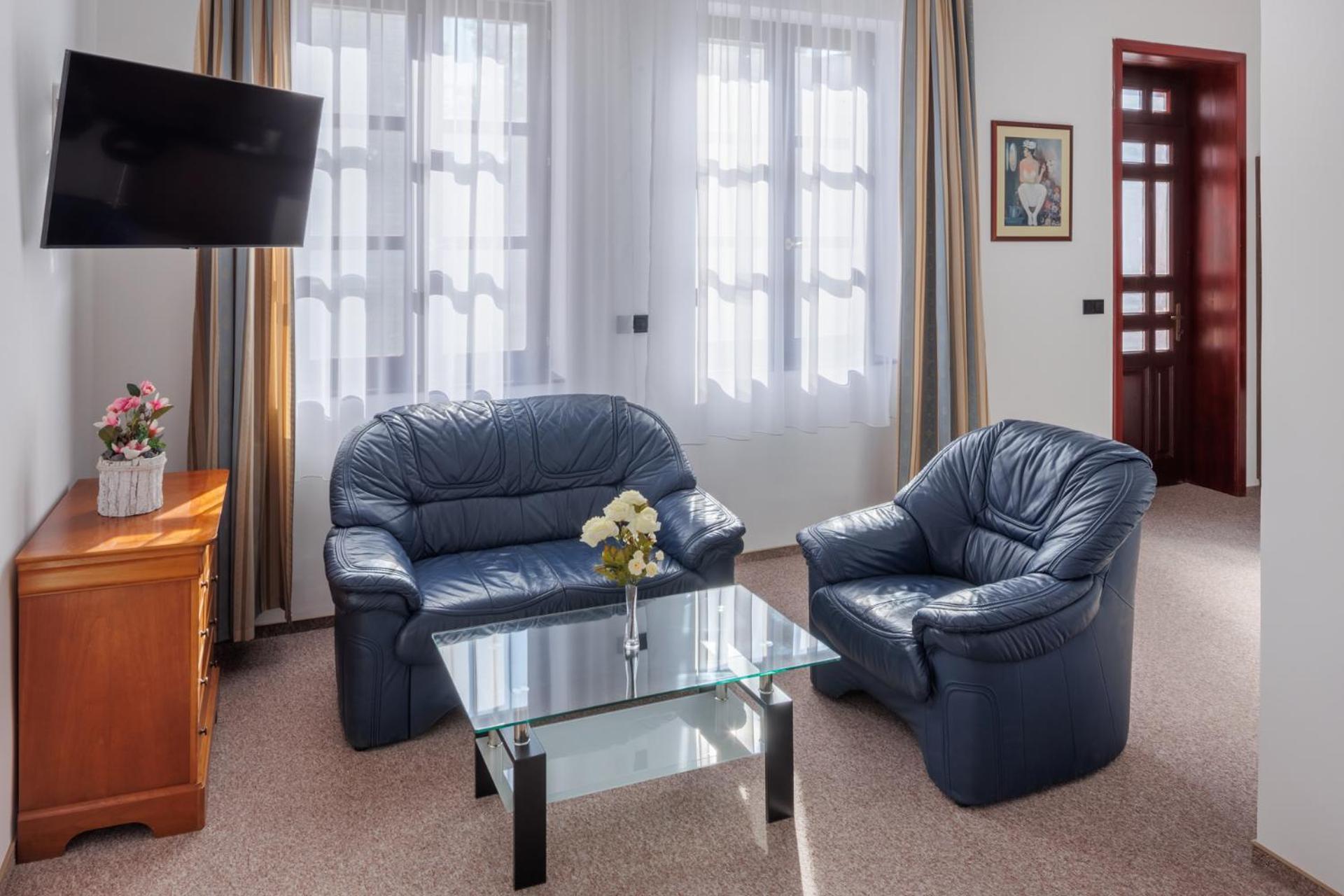 100 Eves Fogado Bed & Breakfast Szatymaz Bagian luar foto