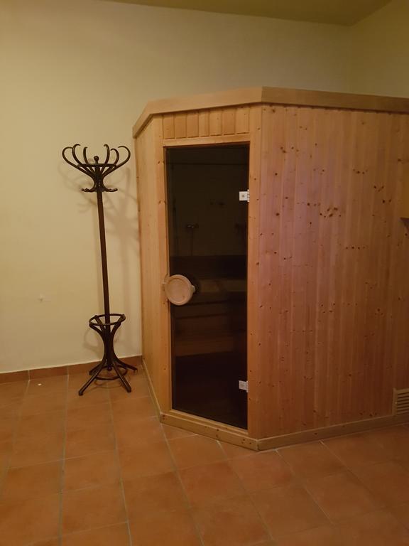 100 Eves Fogado Bed & Breakfast Szatymaz Bagian luar foto