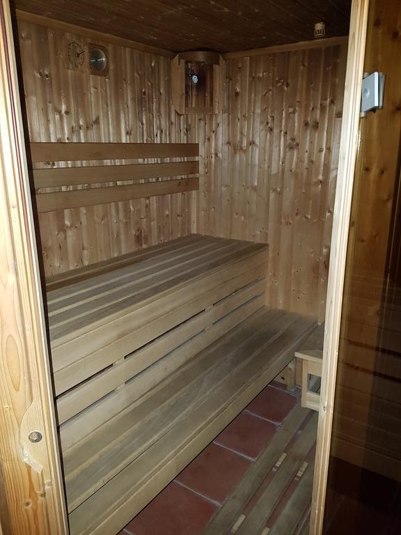 100 Eves Fogado Bed & Breakfast Szatymaz Bagian luar foto